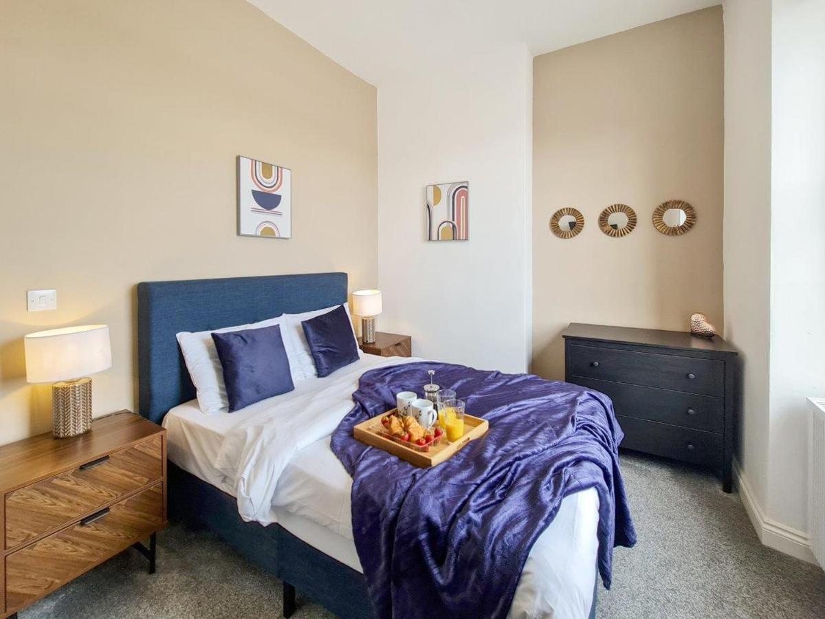 Margaret'S Quattro By Fortuna Property Apartment Cheltenham Exterior photo