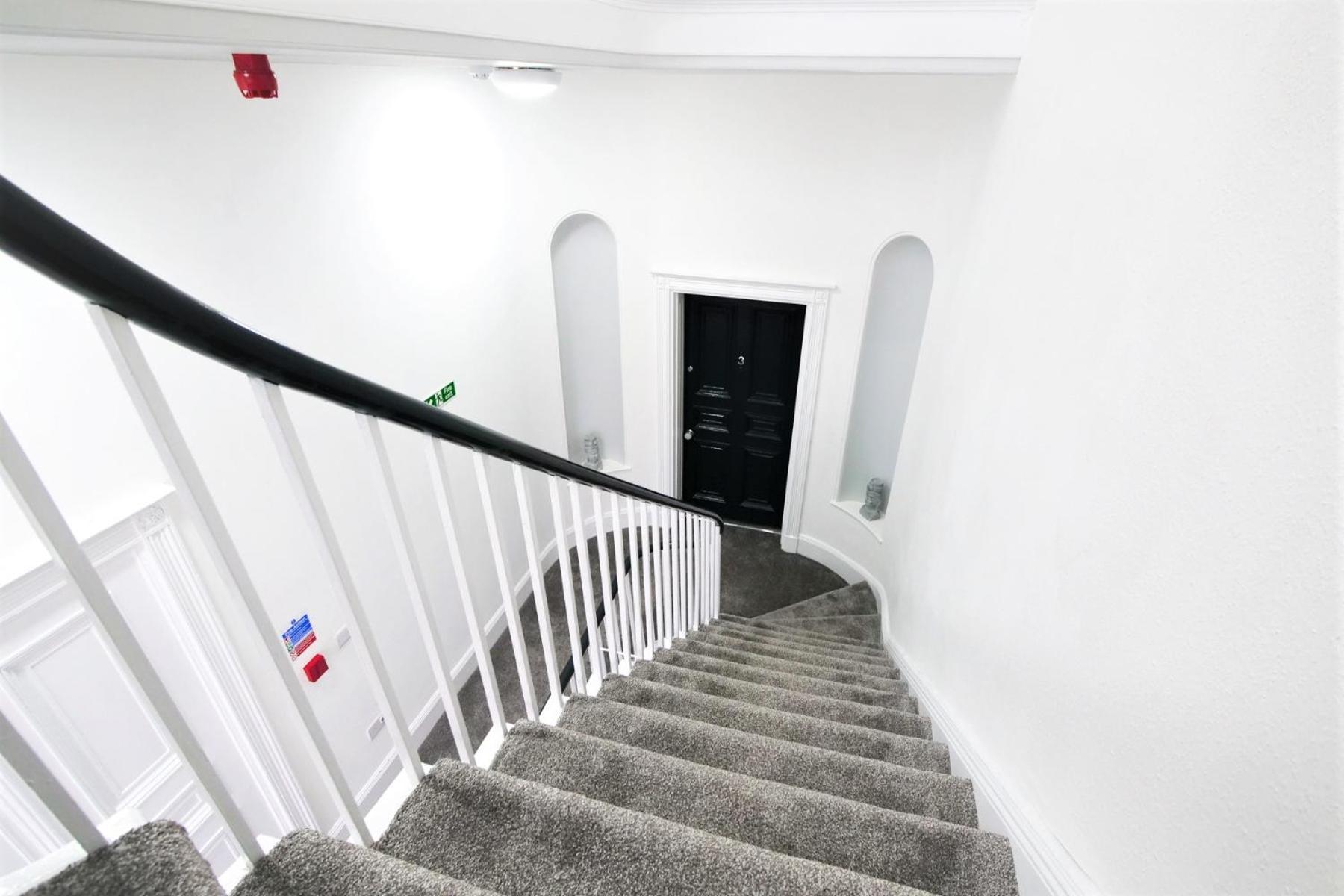 Margaret'S Quattro By Fortuna Property Apartment Cheltenham Exterior photo